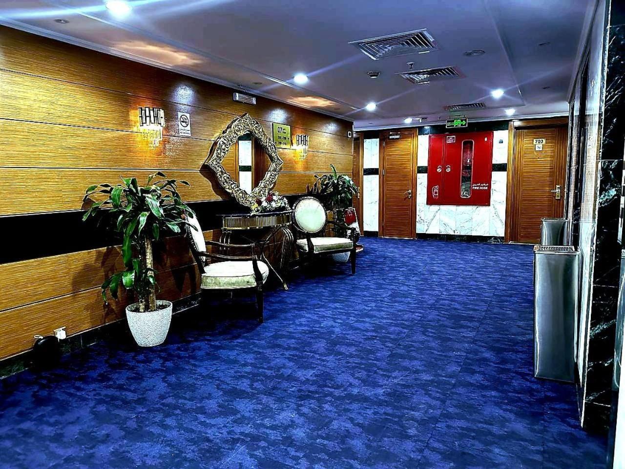 One Inn Hotel Medina Esterno foto