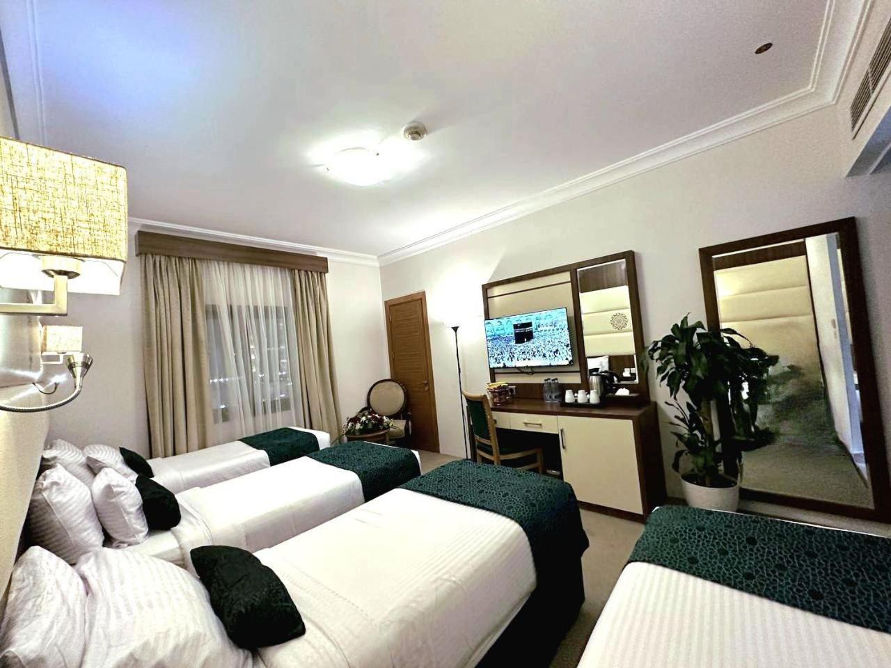 One Inn Hotel Medina Esterno foto