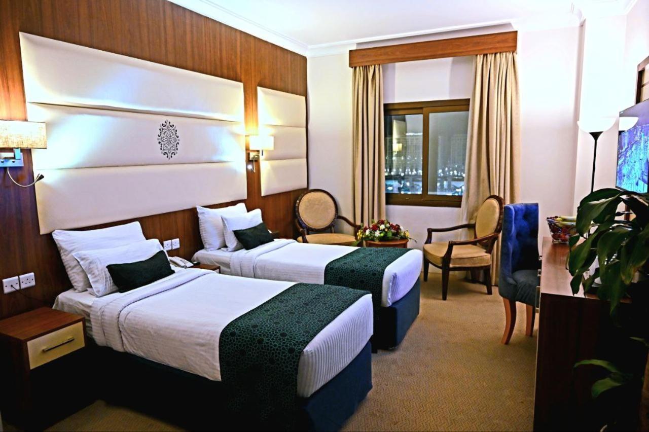 One Inn Hotel Medina Esterno foto