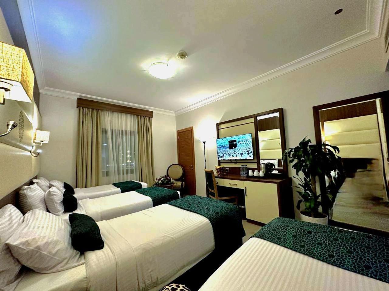 One Inn Hotel Medina Esterno foto