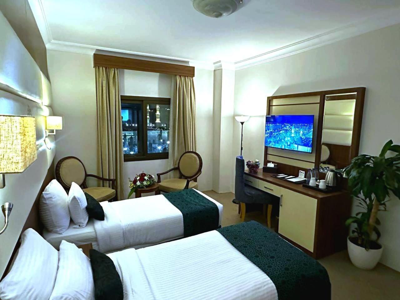 One Inn Hotel Medina Esterno foto
